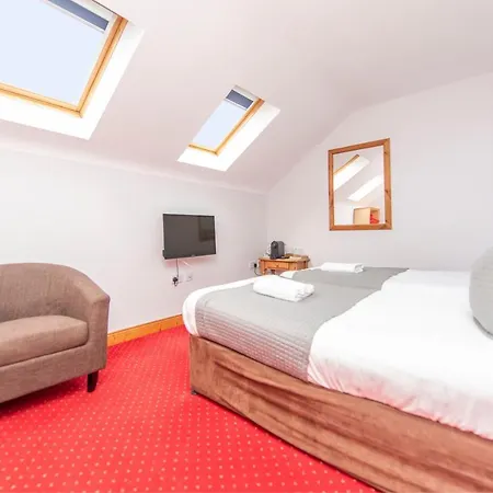 Dingle Marina Lodge-3