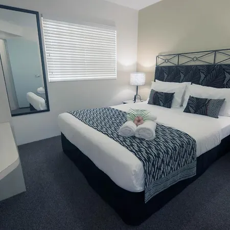 Inn Cairns-2