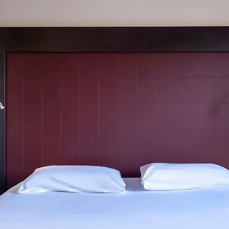 Clarion Aparthotel Toulouse Blagnac Airport-3