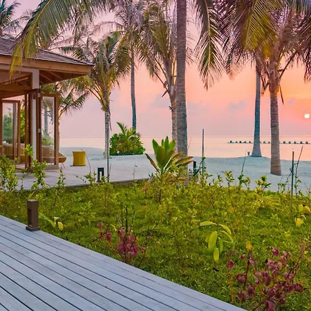 Innahura Maldives Resort-3