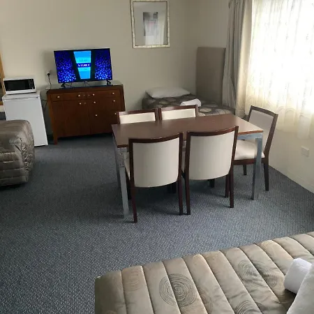 Titania Motel-2