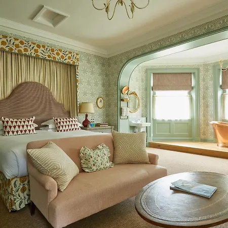 The Retreat, Elcot Park-2