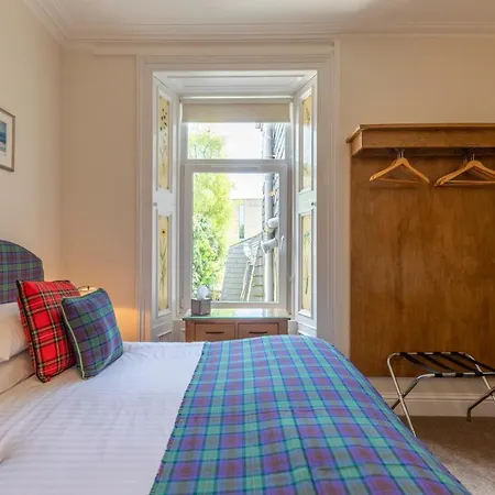 Montague Guest House-3