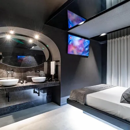 4 Suites " Unconventional Living Rooms "-2