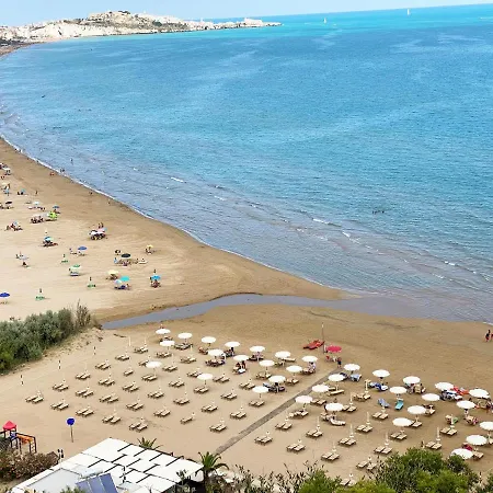 Sant'Elia Deluxe Rooms-3