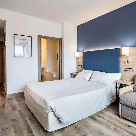 Hotel Puerta De Bilbao-2