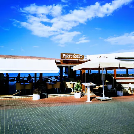 Elmi Beach Hotel & Suites-3