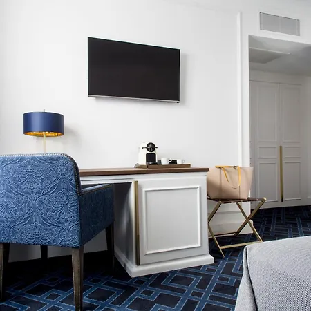 Hotel Midmost By Majestic Hotel Group-3