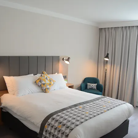 Holiday Inn London - Gatwick Airport By Ihg-2
