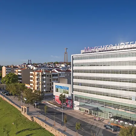 Mercure Lisboa Almada-3