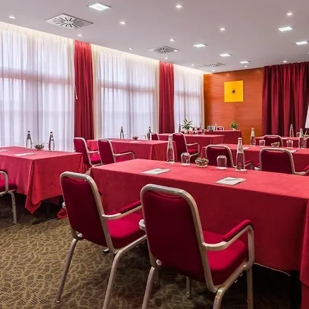 Crowne Plaza Venice East By Ihg-3