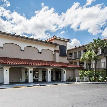 Quality Inn & Suites By The Parks-3