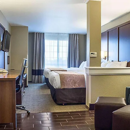 Comfort Suites Minot South-2