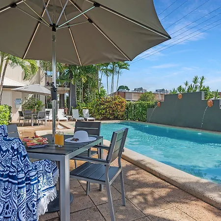 Bay Village Tropical Retreat-3