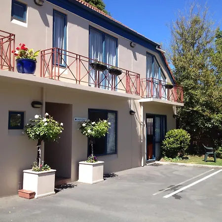 Bush Inn Court Motel-2