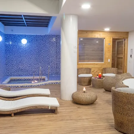 Hotel Regency Suites La Feria-3