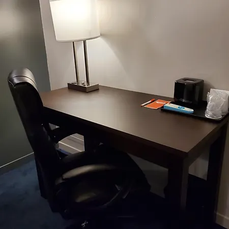 Econo Lodge-2