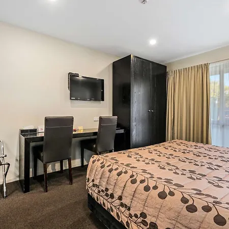 Quality Suites Amore-2