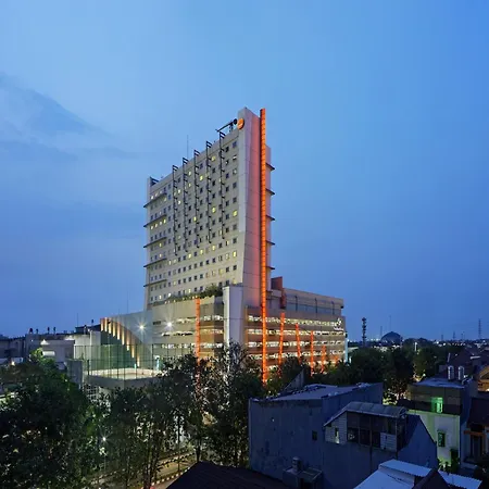 Harris Hotel And Conventions Kelapa Gading Jakarta-3