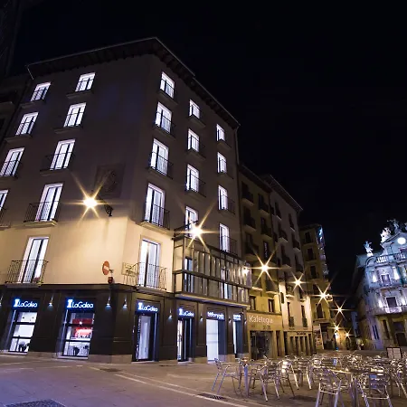 Hotel Pompaelo Plaza del Ayuntamiento&Spa-2