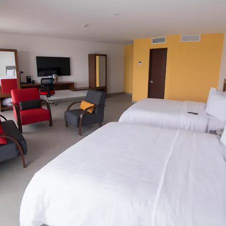 Garner Hotel Mazatlan Beach By Ihg-3