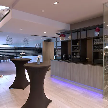 Hotel Charleroi Airport - Van Der Valk-3