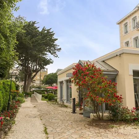 Grand Hôtel de Courtoisville - Piscine&Spa, The Originals Relais (Relais du Silence)-3