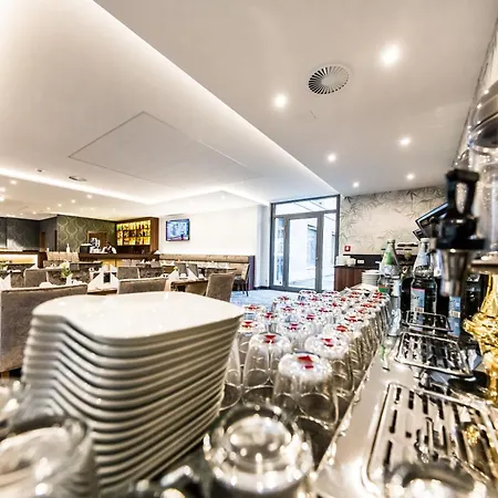 Best Western Plus Royal Suites-2