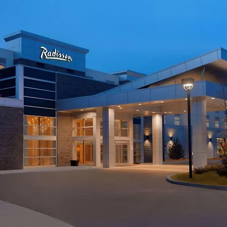 Radisson Hotel & Conference Centre Calgary Airport-2