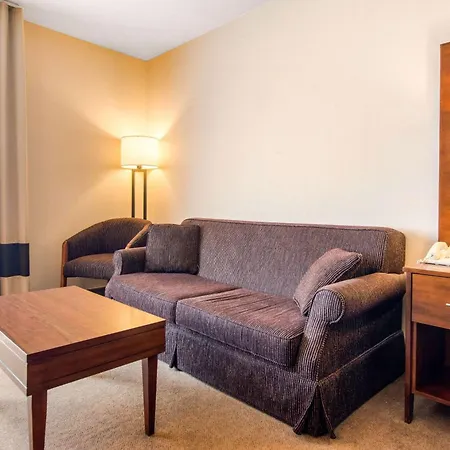 Comfort Inn & Suites Shawinigan-3