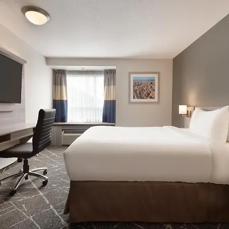 Microtel Inn & Suites By Wyndham Lloydminster-3