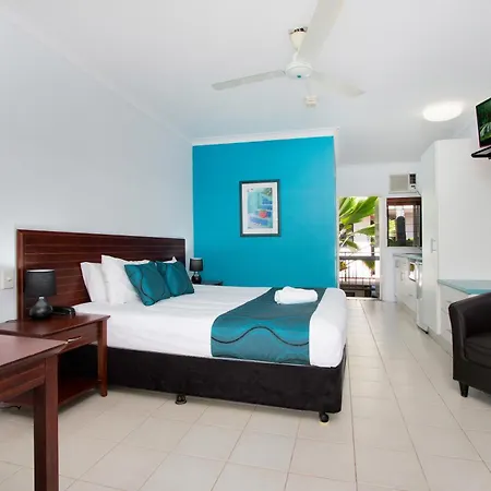 Cairns City Palms-3