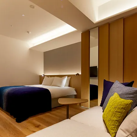 Tsuki Tokyo-3