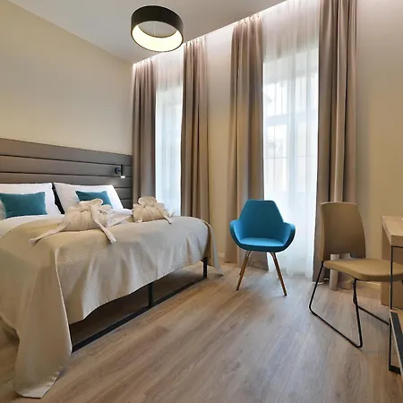 EA Hotel New Town-3
