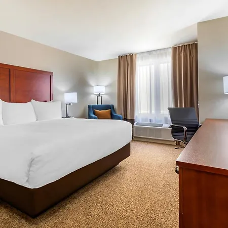Comfort Inn & Suites-2