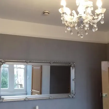Lansdown House Bed & Breakfast-3