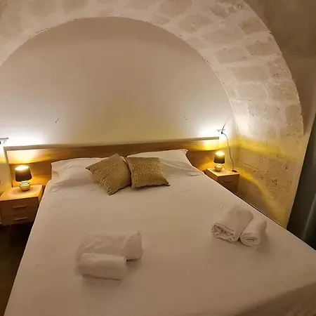 Lithos Rooms-2