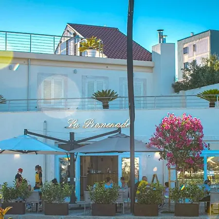 La Promenade Rooms & Suites-3
