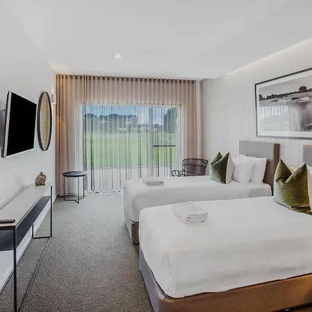 13Th Beach Golf Lodges-3