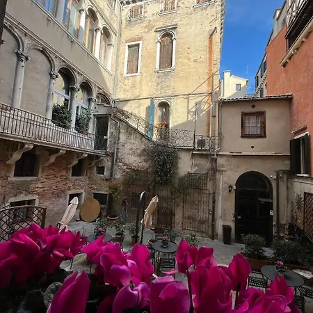 Corte del Doge di Rialto-3