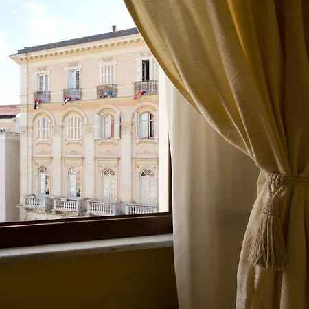 Piazza Azuni 18 Guest House-2