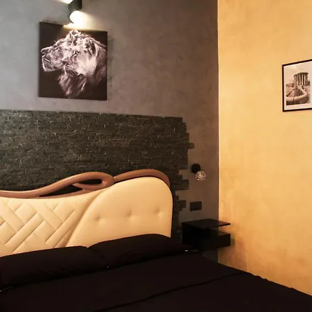 Lion Luxury Rooms-3