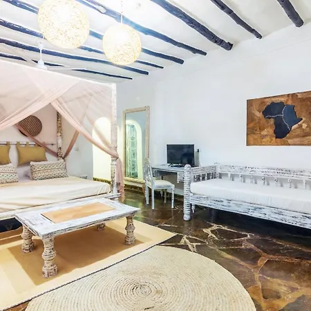 Jumbo Club Watamu-3
