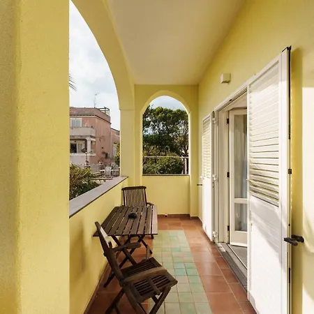 Le Grand Bleu - Gioia Apartments-3