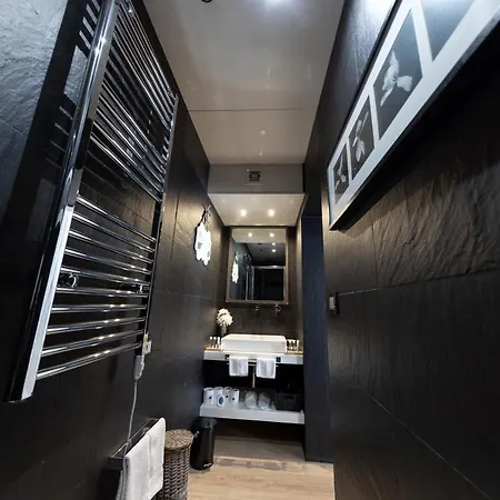 Barcaccia Luxury Suites-3