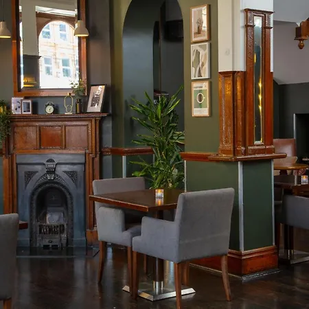 The Crown London Hotel, Cricklewood North West London, Worldhotels Distinctive-2