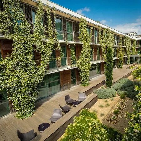 Courtyard By Marriott Montpellier-2