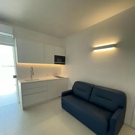 Sant'Elia Deluxe Rooms-2