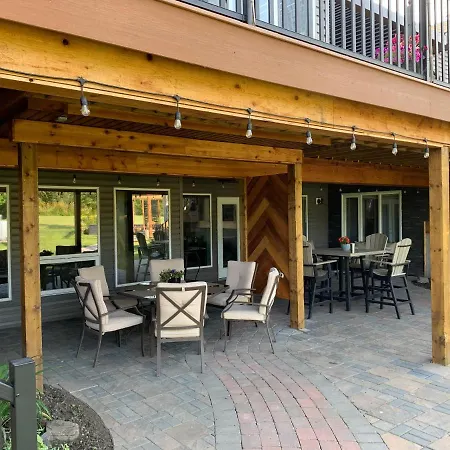 Dragonfly Inn Walkout Suites-2