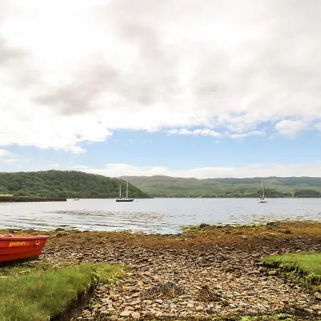 Fearnach Bay House-3